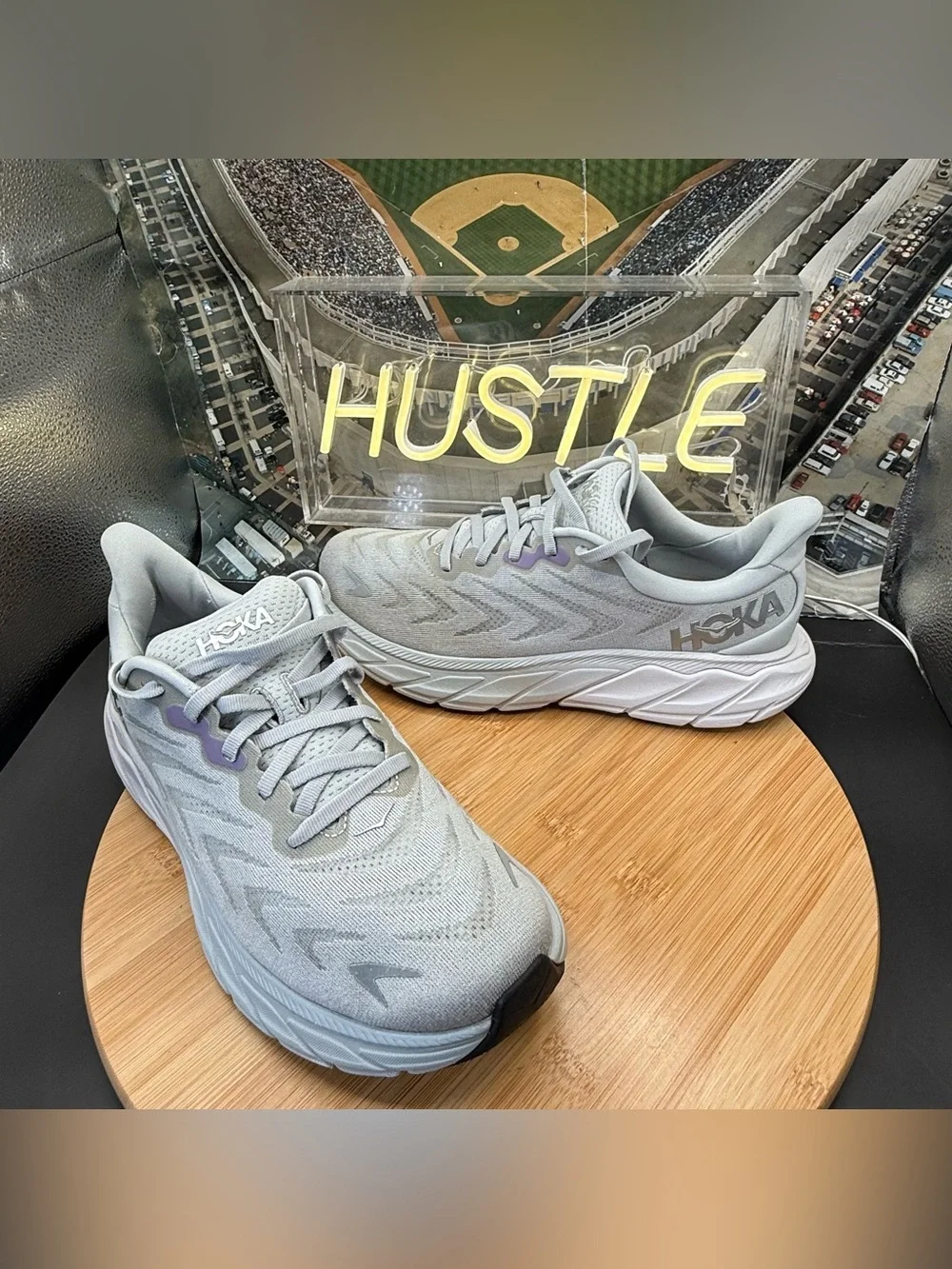 Hoka One One Women’s Arahi 6 Harbor Mist Running Shoes Size 8B